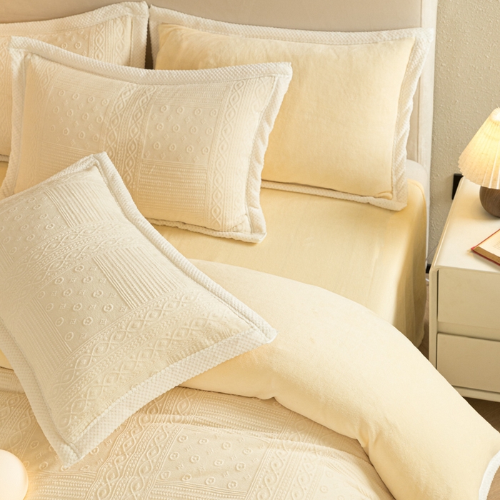 91家纺网 家纺一手货源 找家纺 （总）眠博士 2025新款洛克款浮雕烂花牛奶绒加厚保暖四件套