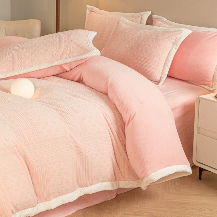 91家纺网 家纺一手货源 找家纺 （总）眠博士 2025新款洛克款浮雕烂花牛奶绒加厚保暖四件套