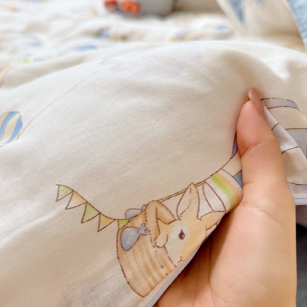 91家纺网 家纺一手货源 找家纺 萌宝家纺 2025新款母婴A类全棉双层纱儿童被套纯棉纱布三件套 热气球