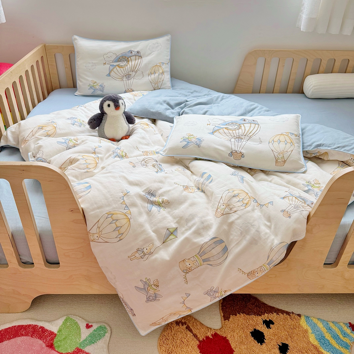 91家纺网 家纺一手货源 找家纺 萌宝家纺 2025新款母婴A类全棉双层纱儿童被套纯棉纱布三件套 热气球