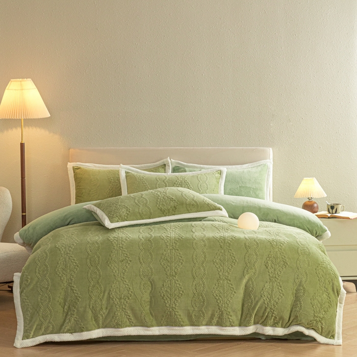 91家纺网 家纺一手货源 找家纺 眠博士 2025新款洛克款浮雕烂花牛奶绒加厚保暖四件套 洛克款-奇迹青绿