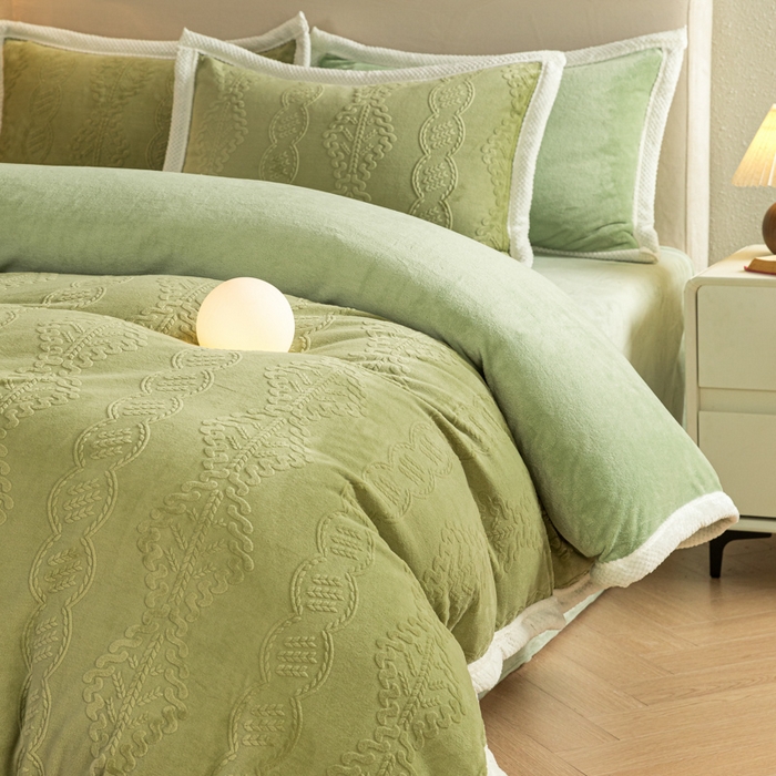 91家纺网 家纺一手货源 找家纺 眠博士 2025新款洛克款浮雕烂花牛奶绒加厚保暖四件套 洛克款-奇迹青绿
