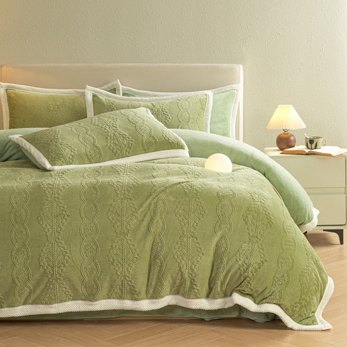 91家纺网 家纺一手货源 找家纺 眠博士 2025新款洛克款浮雕烂花牛奶绒加厚保暖四件套 洛克款-奇迹青绿