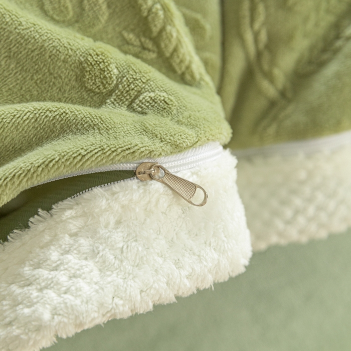 91家纺网 家纺一手货源 找家纺 眠博士 2025新款洛克款浮雕烂花牛奶绒加厚保暖四件套 洛克款-奇迹青绿