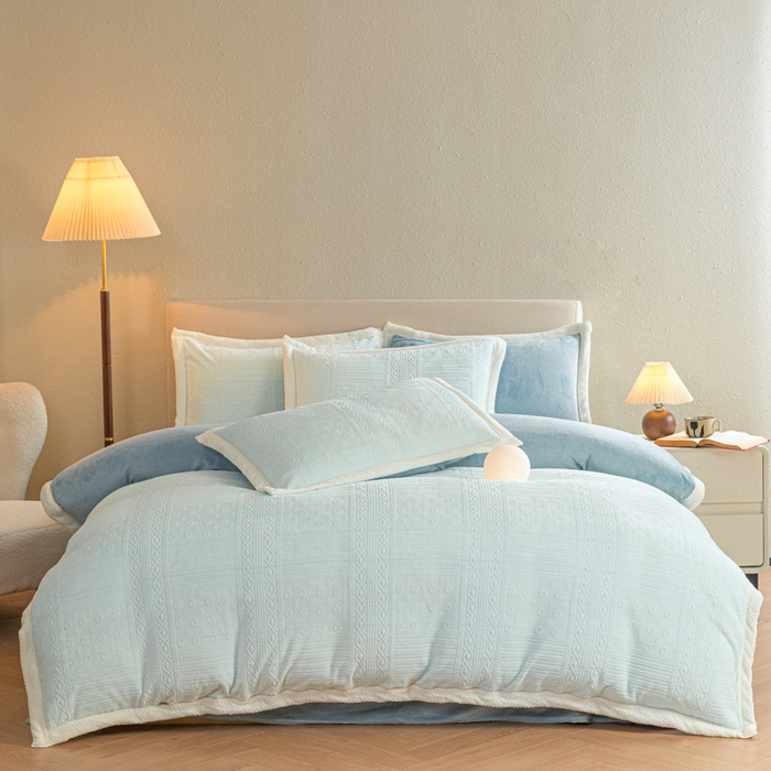 91家纺网 家纺一手货源 找家纺 眠博士 2025新款洛克款浮雕烂花牛奶绒加厚保暖四件套 洛克款-艺尚静蓝