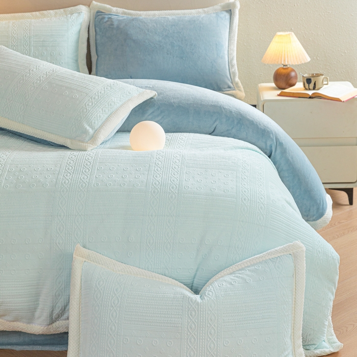 91家纺网 家纺一手货源 找家纺 眠博士 2025新款洛克款浮雕烂花牛奶绒加厚保暖四件套 洛克款-艺尚静蓝