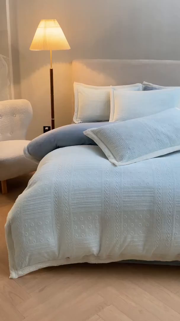 91家纺网 家纺一手货源 找家纺 眠博士 2025新款洛克款浮雕烂花牛奶绒加厚保暖四件套 洛克款-艺尚静蓝