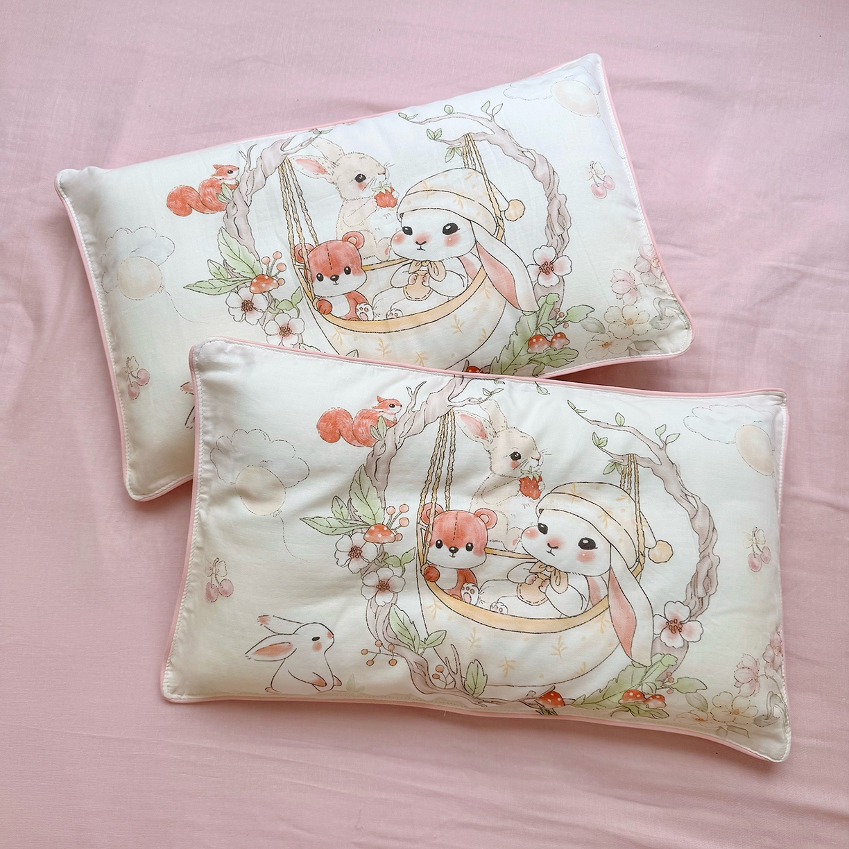 91家纺网 家纺一手货源 找家纺 萌宝家纺 2025新款母婴A类全棉双层纱儿童被套纯棉纱布三件套 摇篮兔