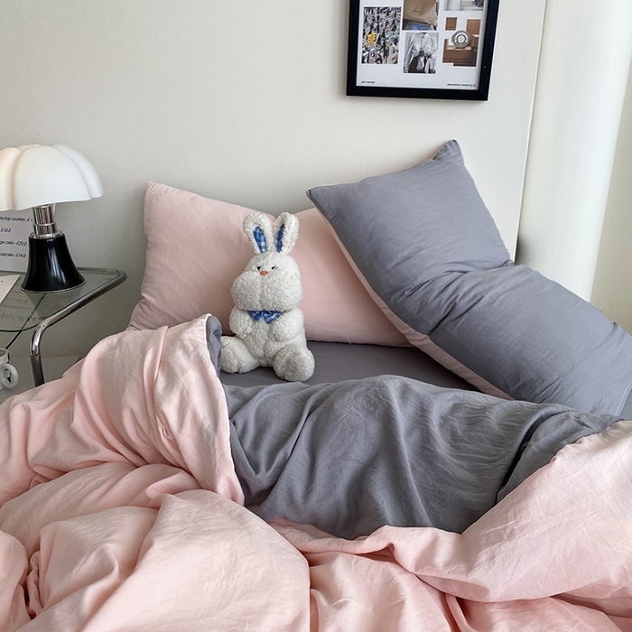 91家纺网 家纺一手货源 找家纺 南通菲度家纺 2025新款超柔皱皱水洗棉纯色四件套 浅粉灰