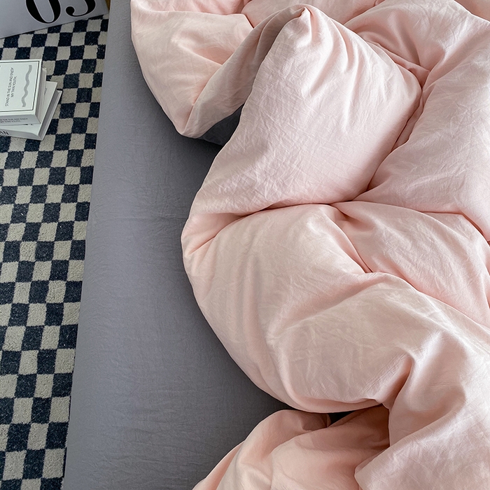 91家纺网 家纺一手货源 找家纺 南通菲度家纺 2025新款超柔皱皱水洗棉纯色四件套 浅粉灰