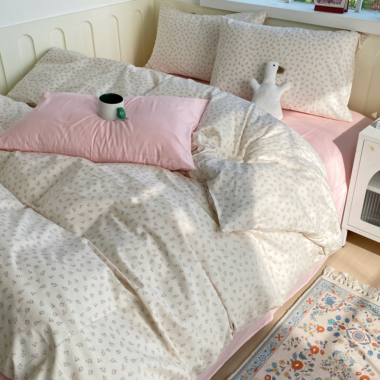 91家纺网 家纺一手货源 找家纺 花海 2025年第一批小清新碎花全棉纯棉四件套40支13372ins博主风学生宿舍印花AA版纯色床单 清弦