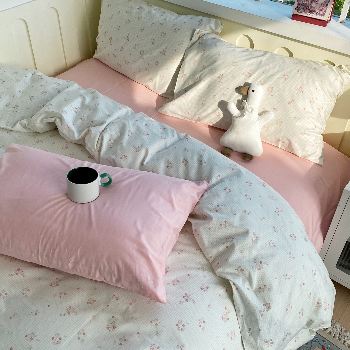 91家纺网 家纺一手货源 找家纺 花海 2025年第一批小清新碎花全棉纯棉四件套40支13372ins博主风学生宿舍印花AA版纯色床单 樱蔓粉