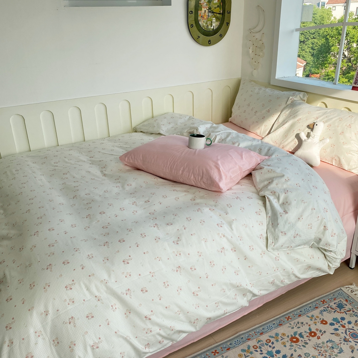 91家纺网 家纺一手货源 找家纺 花海 2025年第一批小清新碎花全棉纯棉四件套40支13372ins博主风学生宿舍印花AA版纯色床单 樱蔓粉