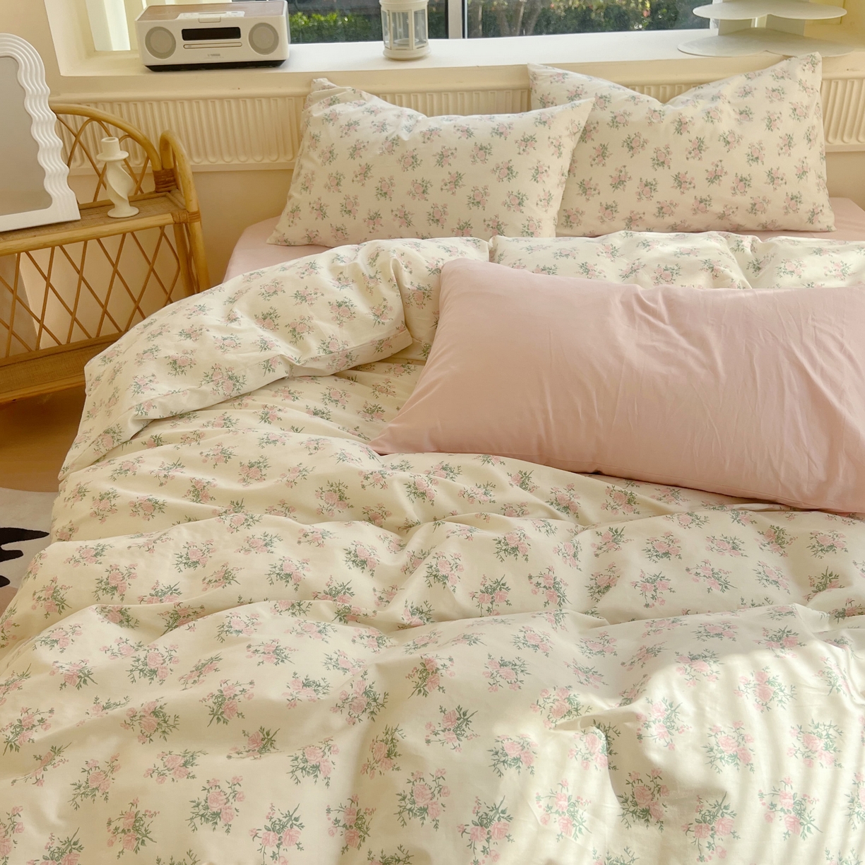 91家纺网 家纺一手货源 找家纺 花海 2025年第一批小清新碎花全棉纯棉四件套40支13372ins博主风学生宿舍印花AA版纯色床单 山茶物语粉