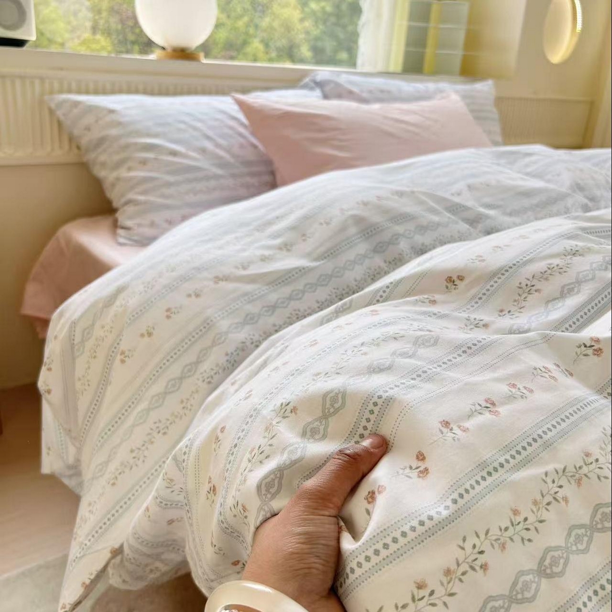 91家纺网 家纺一手货源 找家纺 花海 2025年第一批小清新碎花全棉纯棉四件套40支13372ins博主风学生宿舍印花AA版纯色床单 夏日告白（粉）