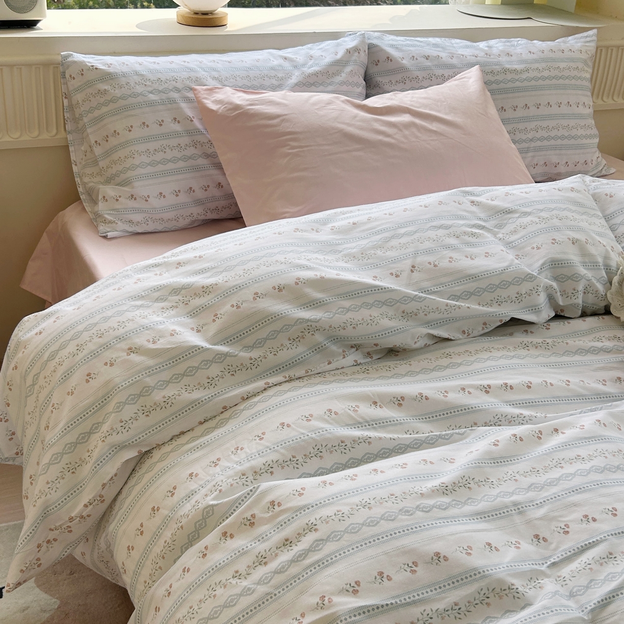 91家纺网 家纺一手货源 找家纺 花海 2025年第一批小清新碎花全棉纯棉四件套40支13372ins博主风学生宿舍印花AA版纯色床单 夏日告白（粉）