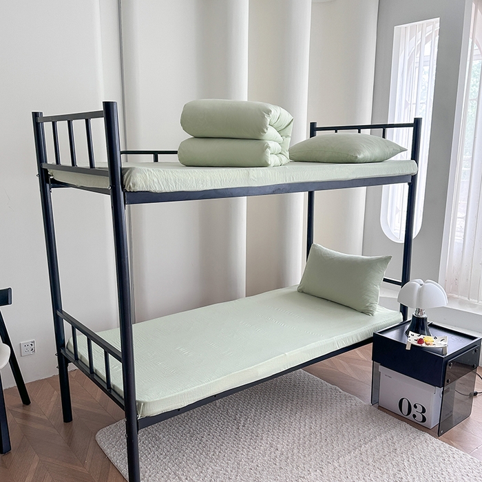 91家纺网 家纺一手货源 找家纺 南通菲度家纺 2025新款超柔皱皱水洗棉学生宿舍四件套 奶绿色