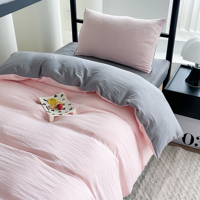 91家纺网 家纺一手货源 找家纺 南通菲度家纺 2025新款超柔皱皱水洗棉学生宿舍四件套 浅粉灰