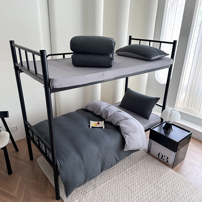 91家纺网 家纺一手货源 找家纺 南通菲度家纺 2025新款超柔皱皱水洗棉学生宿舍四件套 深灰浅灰