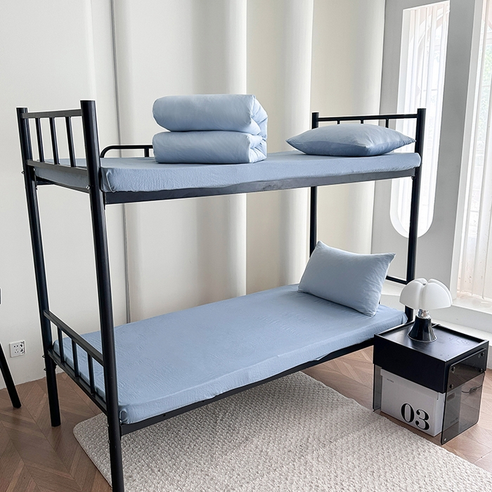 91家纺网 家纺一手货源 找家纺 南通菲度家纺 2025新款超柔皱皱水洗棉学生宿舍四件套 雾蓝月光蓝