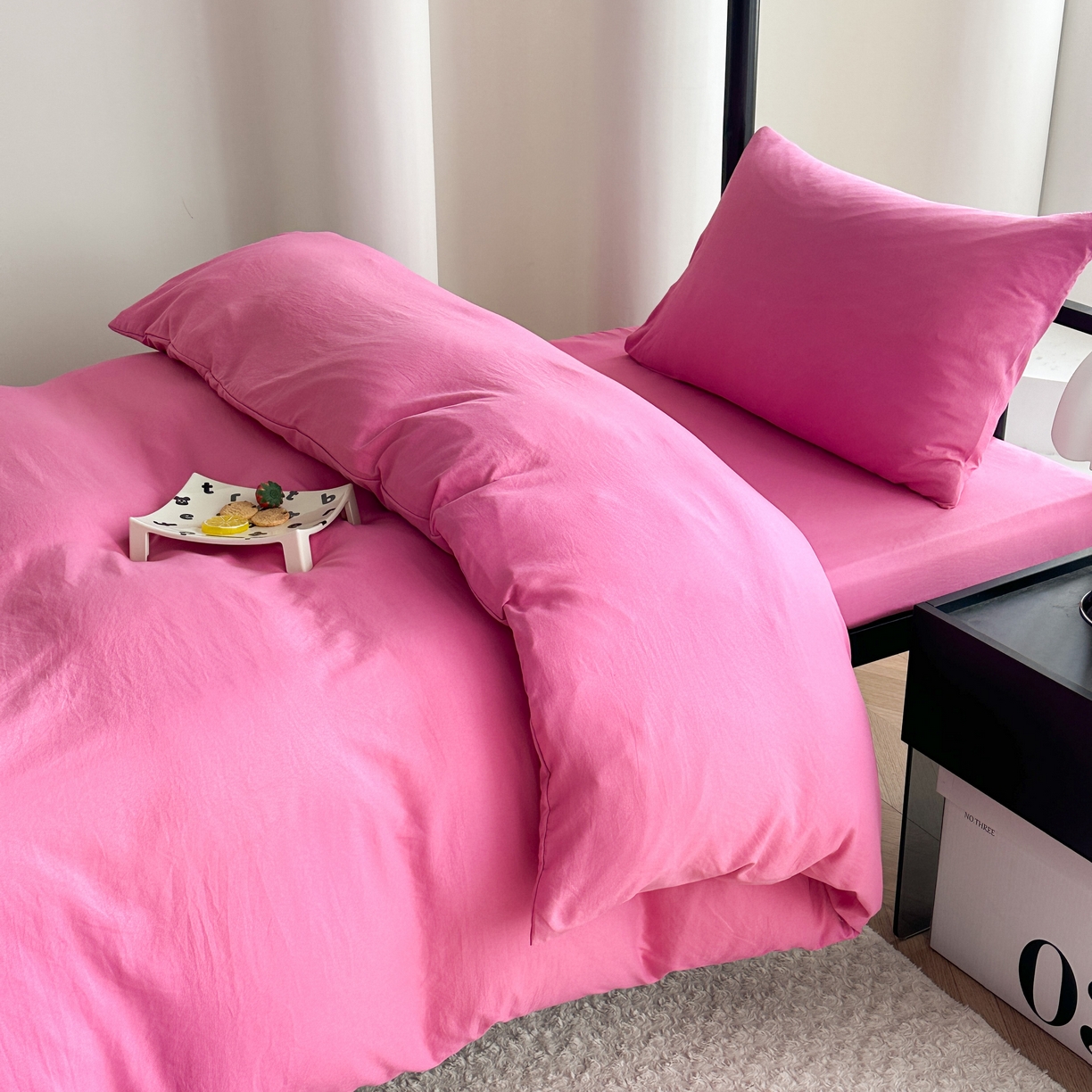 91家纺网 家纺一手货源 找家纺 南通菲度家纺 2025新款超柔皱皱水洗棉学生宿舍四件套 玫红