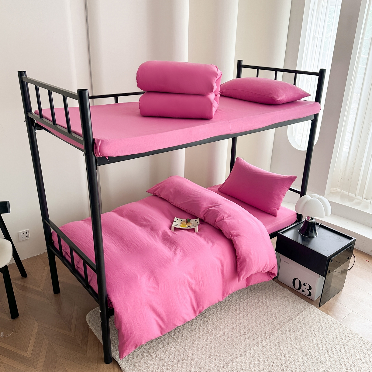 91家纺网 家纺一手货源 找家纺 南通菲度家纺 2025新款超柔皱皱水洗棉学生宿舍四件套 玫红