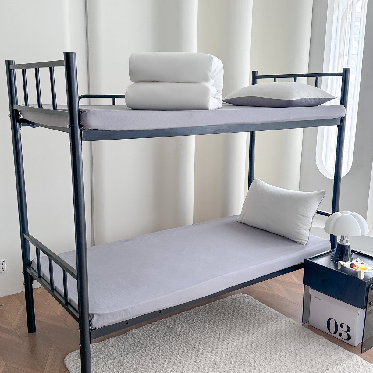 91家纺网 家纺一手货源 找家纺 南通菲度家纺 2025新款超柔皱皱水洗棉学生宿舍四件套 奶白灰