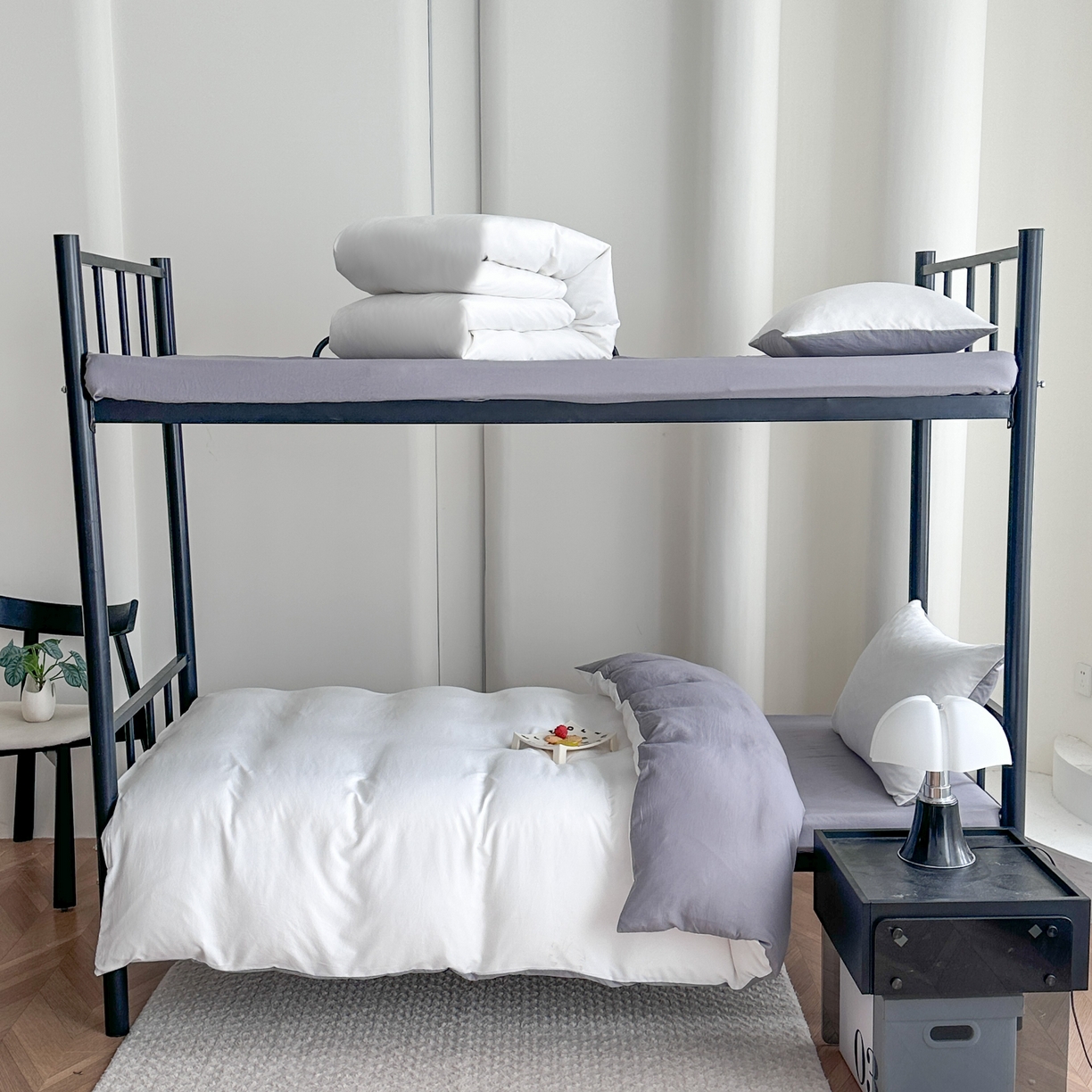 91家纺网 家纺一手货源 找家纺 南通菲度家纺 2025新款超柔皱皱水洗棉学生宿舍四件套 奶白灰