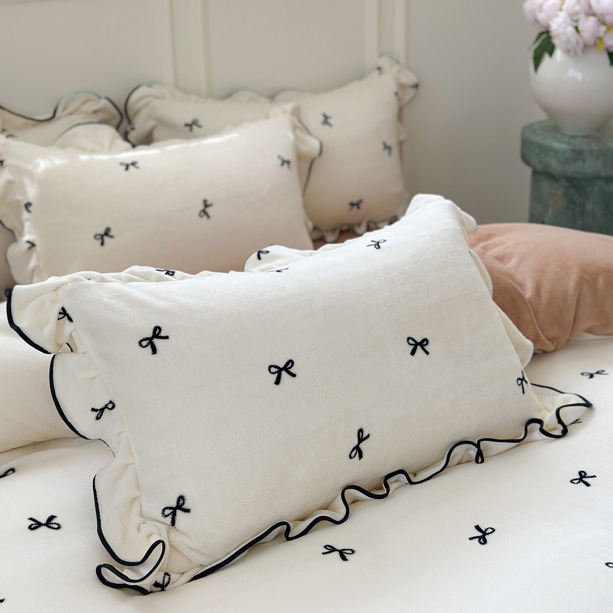 91家纺网 家纺一手货源 找家纺 （总）优悦生活馆 2025新款花边款牛奶绒四件套-芙然