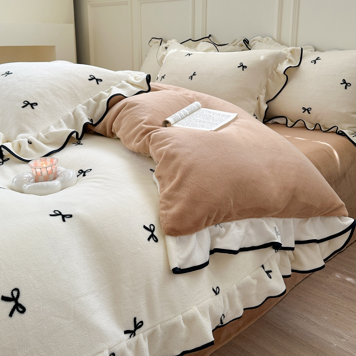 91家纺网 家纺一手货源 找家纺 （总）优悦生活馆 2025新款花边款牛奶绒四件套-芙然