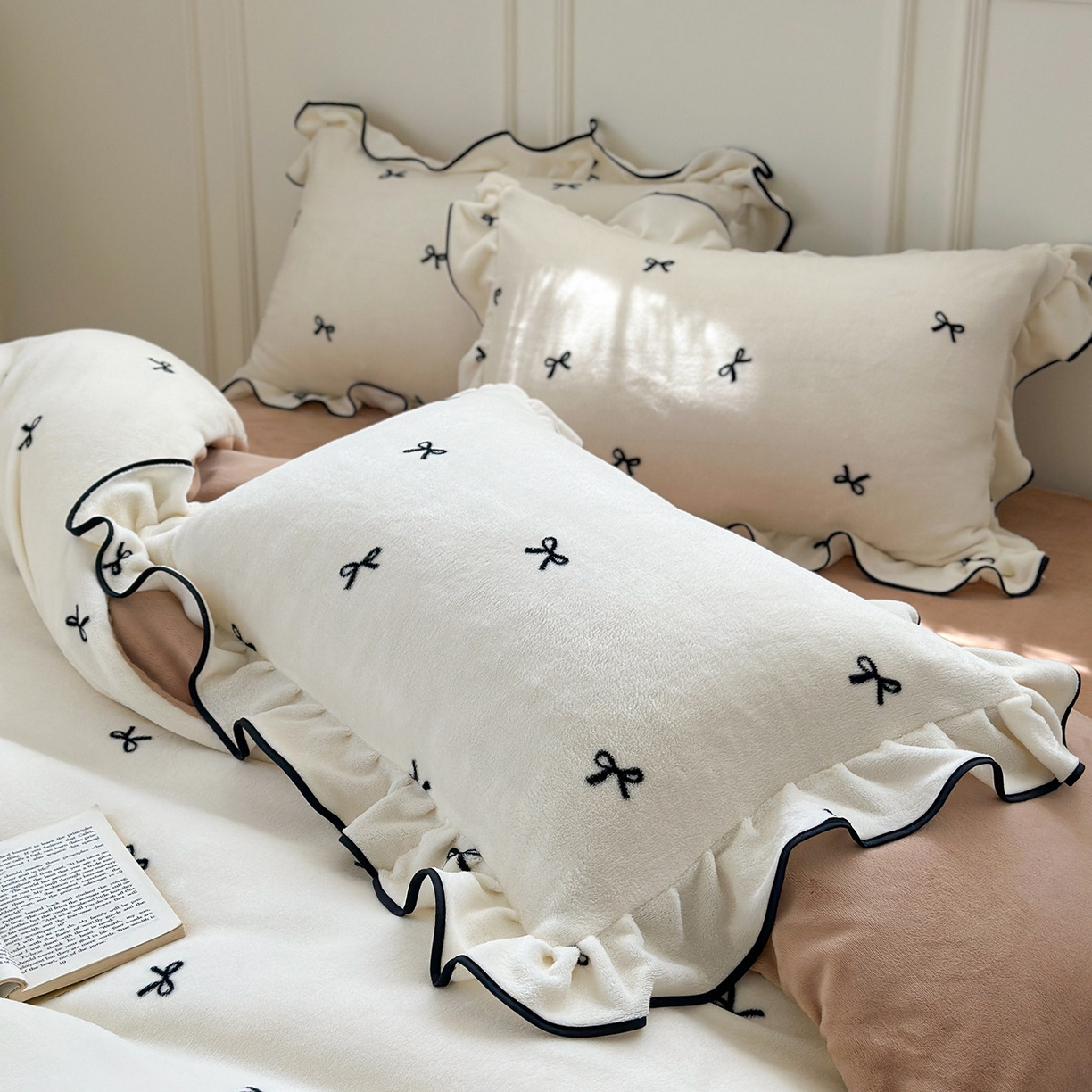 91家纺网 家纺一手货源 找家纺 （总）优悦生活馆 2025新款花边款牛奶绒四件套-芙然