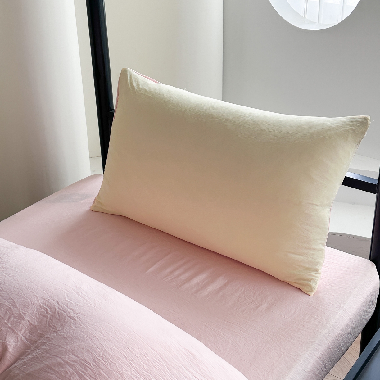 91家纺网 家纺一手货源 找家纺 南通菲度家纺 2025新款超柔皱皱水洗棉学生宿舍四件套 奶黄粉