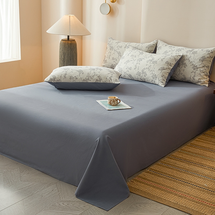 91家纺网 家纺一手货源 找家纺 莱茵家居 2025新款全棉三层纱厚织提花磨毛四件套 花楹-雾蓝