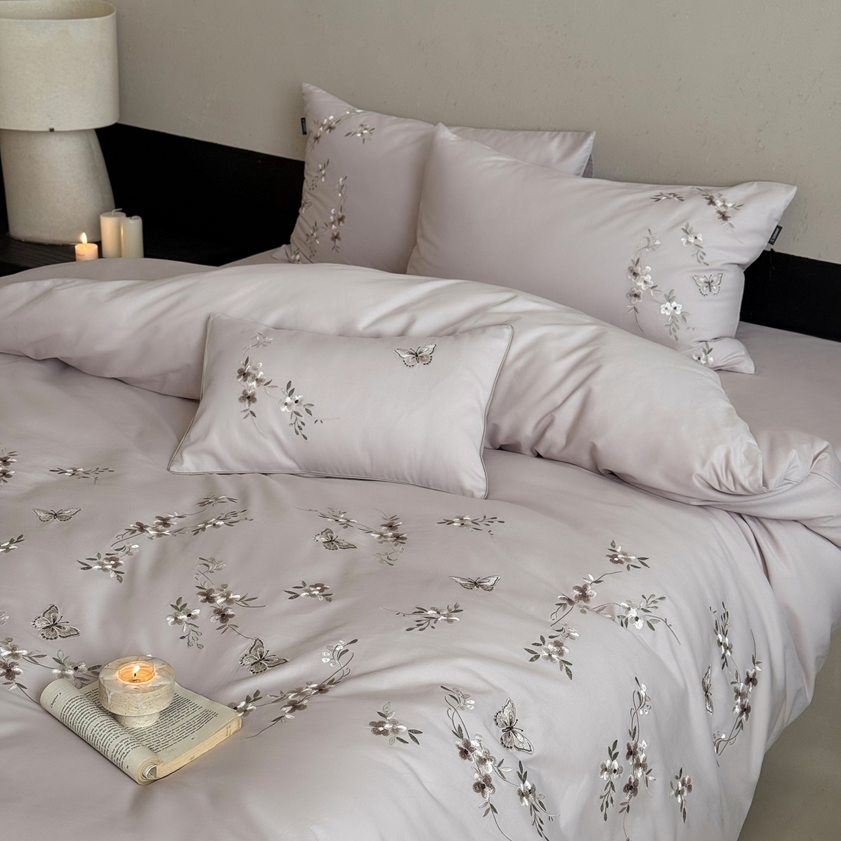 91家纺网 家纺一手货源 找家纺 （总）鹿班家居 2025新款秋冬款100S全棉磨毛精密刺绣系列四件套-南花谷（标准会员-20元）