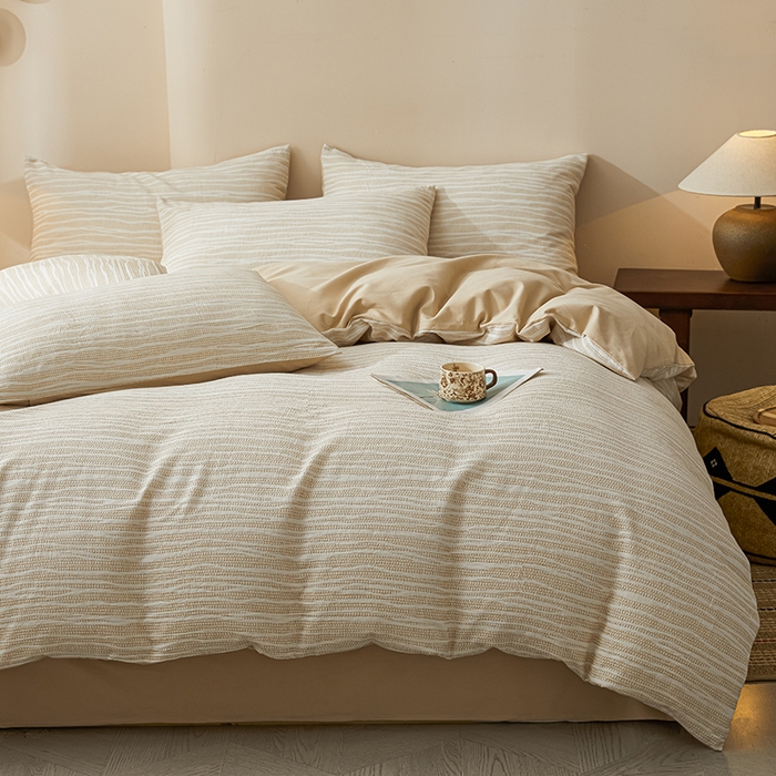 91家纺网 家纺一手货源 找家纺 莱茵家居 2025新款全棉三层纱厚织提花磨毛四件套 漫叙-卡其