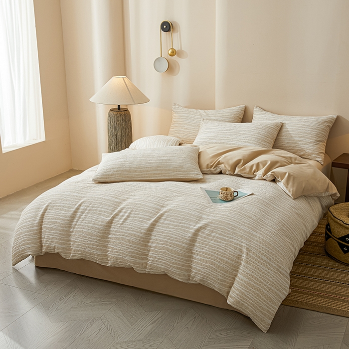 91家纺网 家纺一手货源 找家纺 莱茵家居 2025新款全棉三层纱厚织提花磨毛四件套 漫叙-卡其