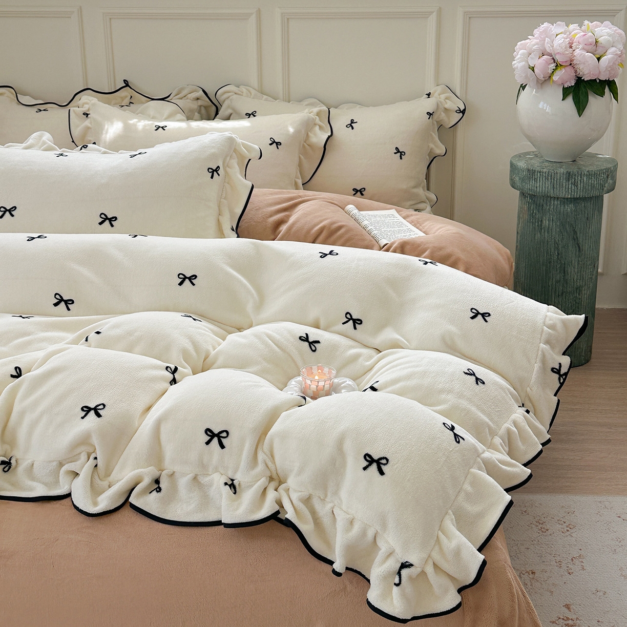 91家纺网 家纺一手货源 找家纺 优悦生活馆 2025新款花边款牛奶绒四件套-芙然 芙然-白