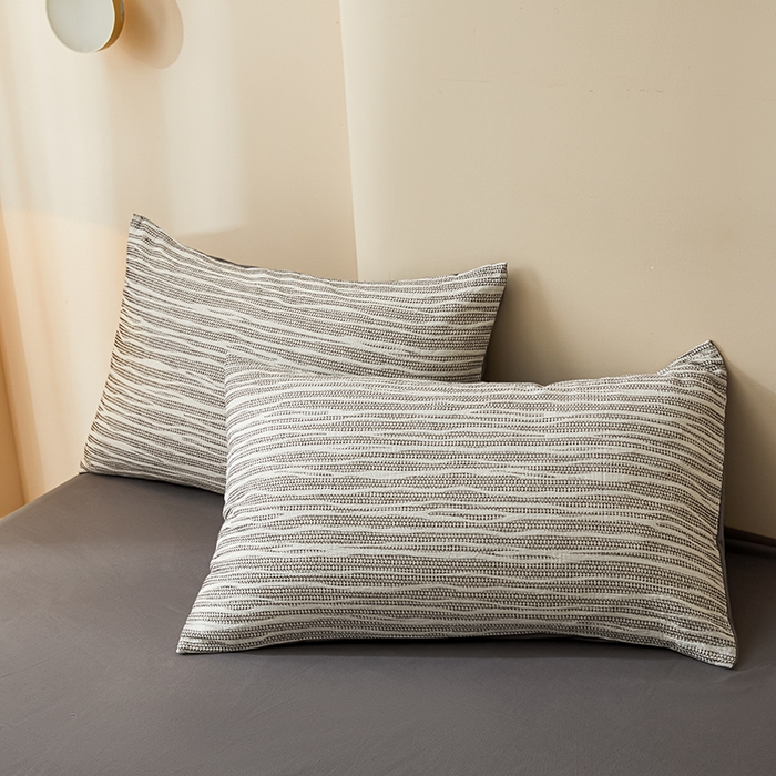 91家纺网 家纺一手货源 找家纺 莱茵家居 2025新款全棉三层纱厚织提花磨毛四件套 漫叙-喃灰