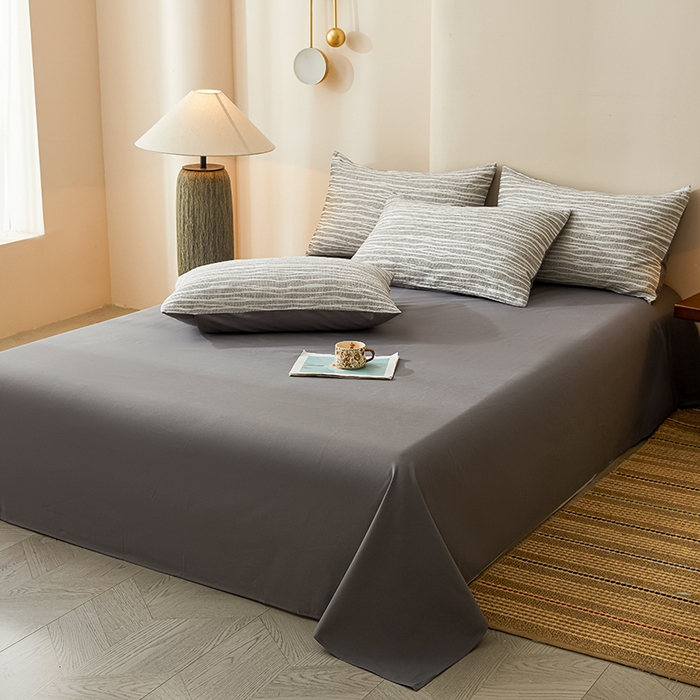 91家纺网 家纺一手货源 找家纺 莱茵家居 2025新款全棉三层纱厚织提花磨毛四件套 漫叙-喃灰