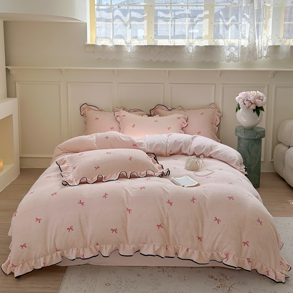 91家纺网 家纺一手货源 找家纺 优悦生活馆 2025新款花边款牛奶绒四件套-芙然 芙然-粉