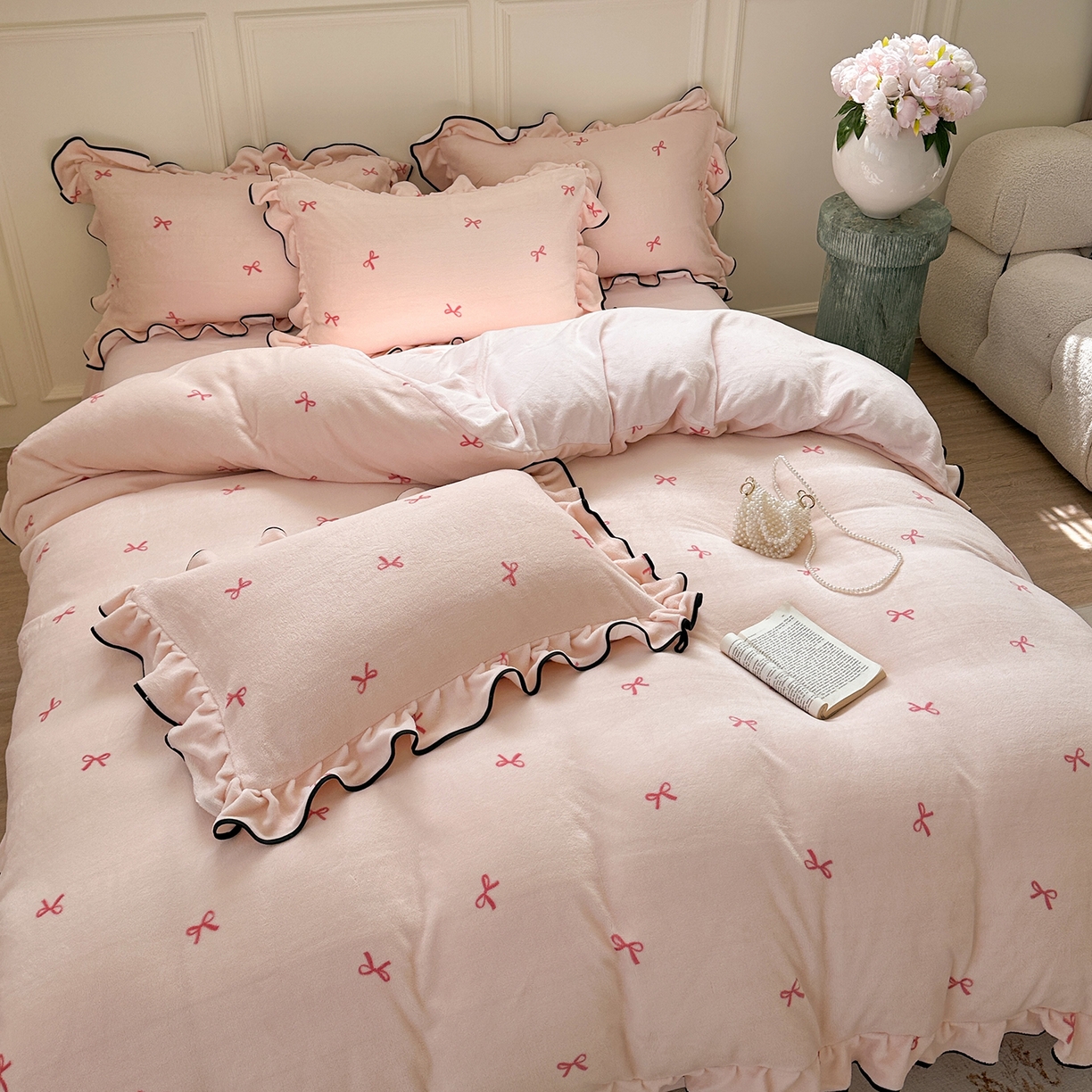 91家纺网 家纺一手货源 找家纺 优悦生活馆 2025新款花边款牛奶绒四件套-芙然 芙然-粉