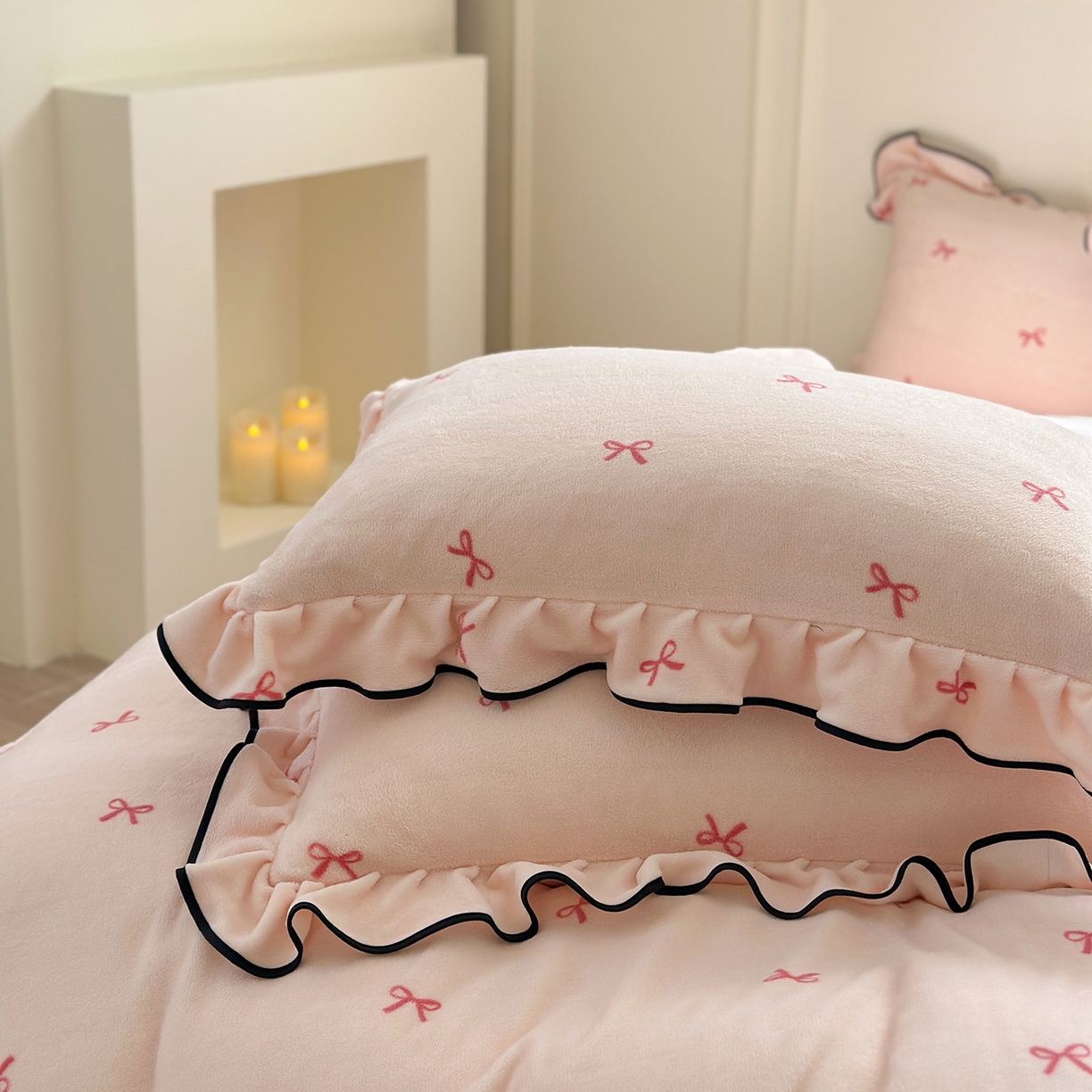 91家纺网 家纺一手货源 找家纺 优悦生活馆 2025新款花边款牛奶绒四件套-芙然 芙然-粉