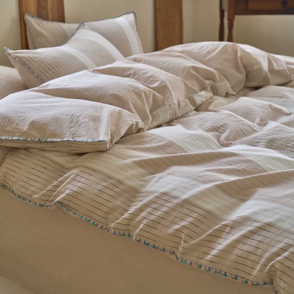 91家纺网 家纺一手货源 找家纺 （总）洋铭区（原狠狠爱） 2025新款慕斯VS早安水洗棉彩边色织提花四件套