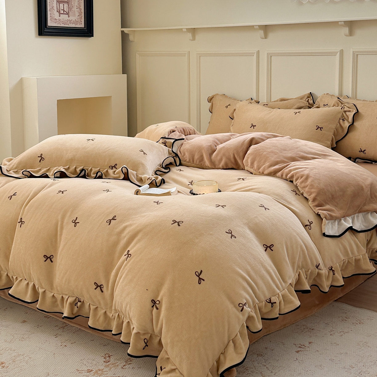 91家纺网 家纺一手货源 找家纺 优悦生活馆 2025新款花边款牛奶绒四件套-芙然 芙然-卡其