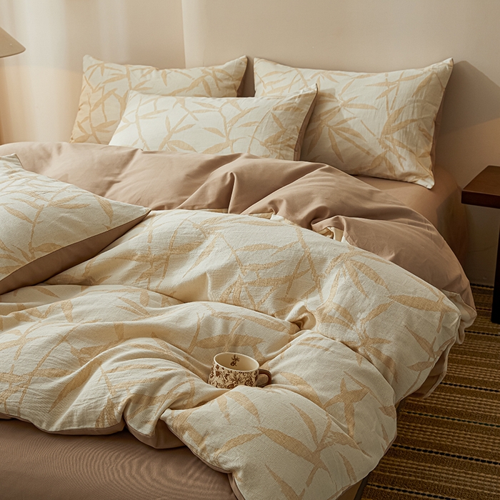 91家纺网 家纺一手货源 找家纺 莱茵家居 2025新款全棉三层纱厚织提花磨毛四件套 娑竹-木棕