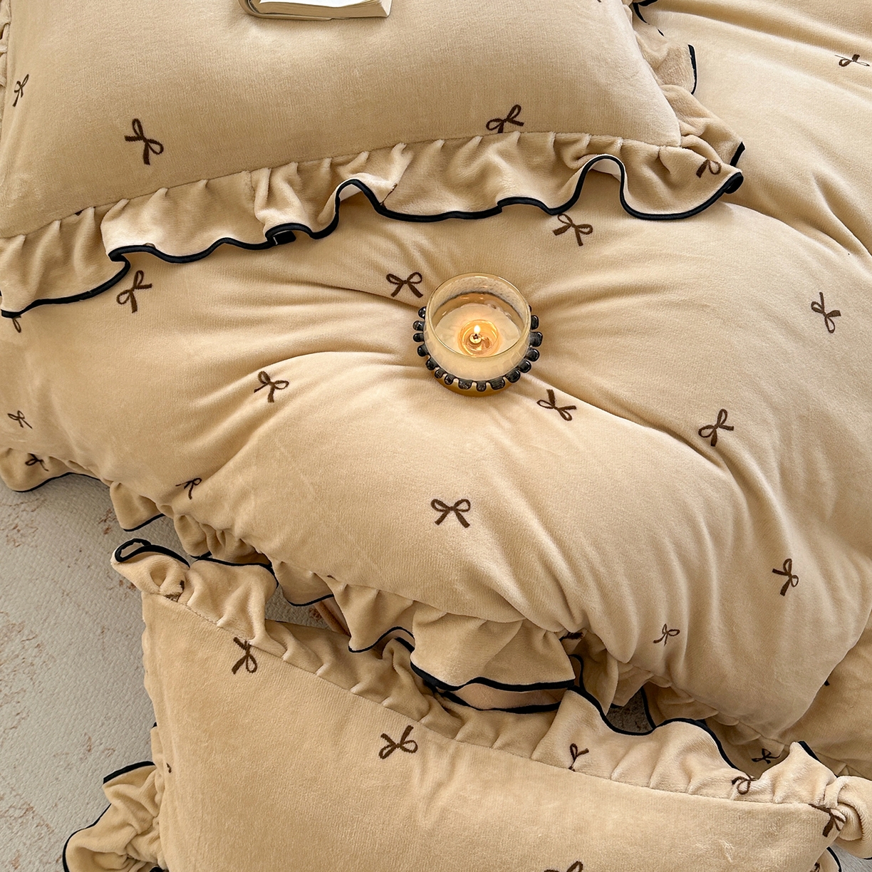 91家纺网 家纺一手货源 找家纺 优悦生活馆 2025新款花边款牛奶绒四件套-芙然 芙然-卡其