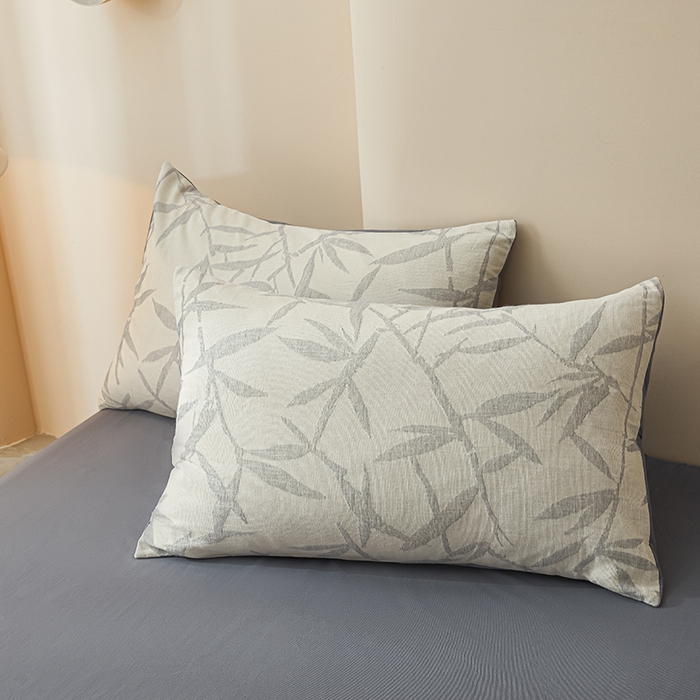 91家纺网 家纺一手货源 找家纺 莱茵家居 2025新款全棉三层纱厚织提花磨毛四件套 娑竹-雾蓝