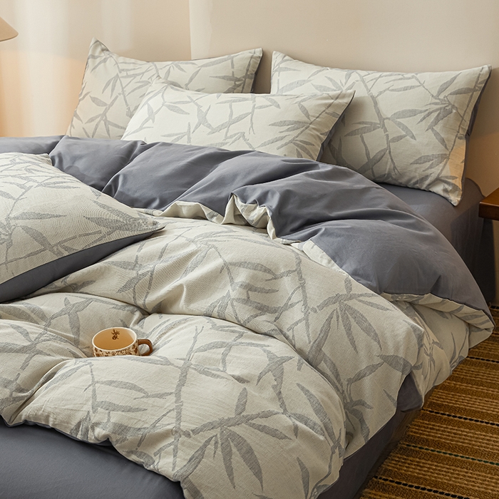 91家纺网 家纺一手货源 找家纺 莱茵家居 2025新款全棉三层纱厚织提花磨毛四件套 娑竹-雾蓝