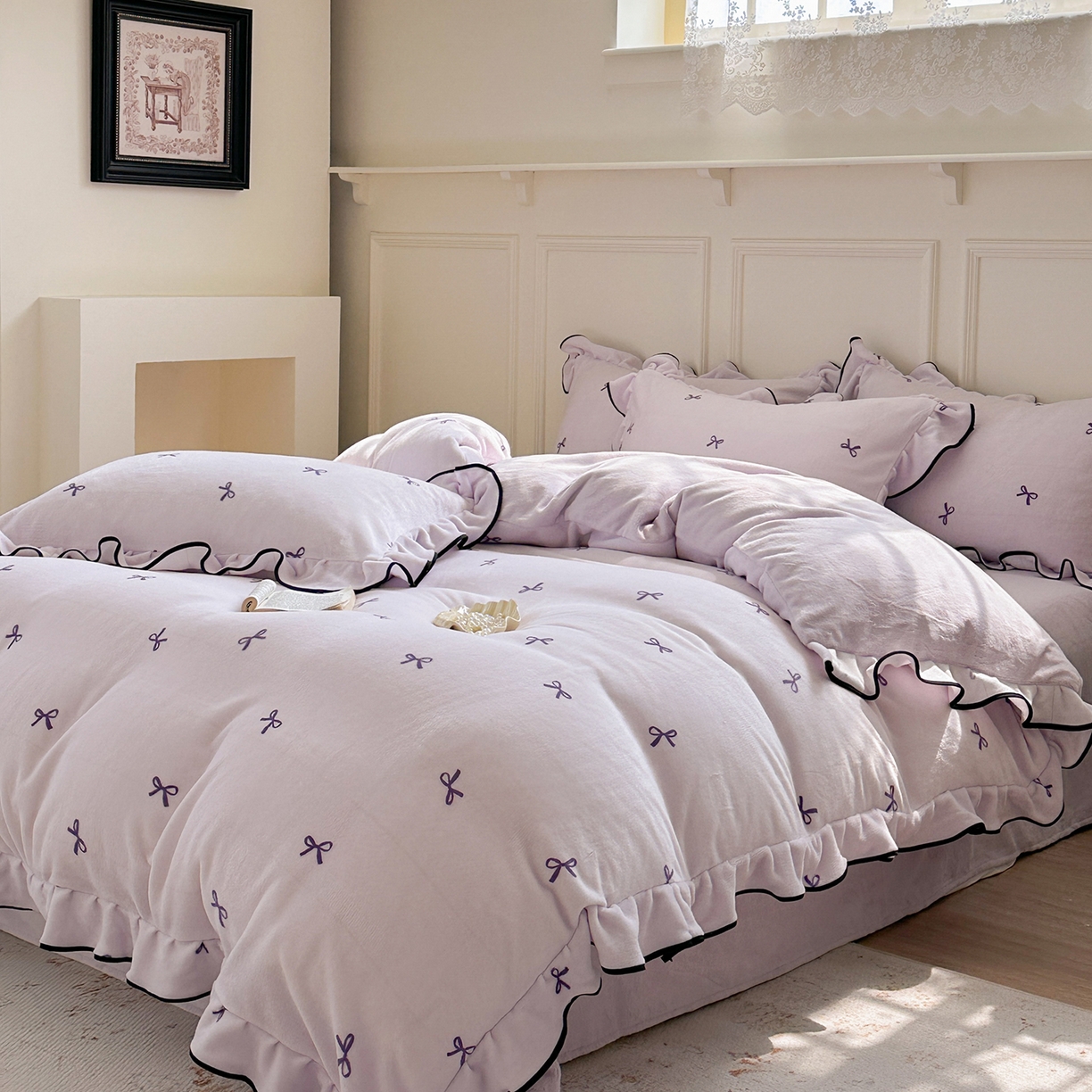 91家纺网 家纺一手货源 找家纺 优悦生活馆 2025新款花边款牛奶绒四件套-芙然 芙然-紫