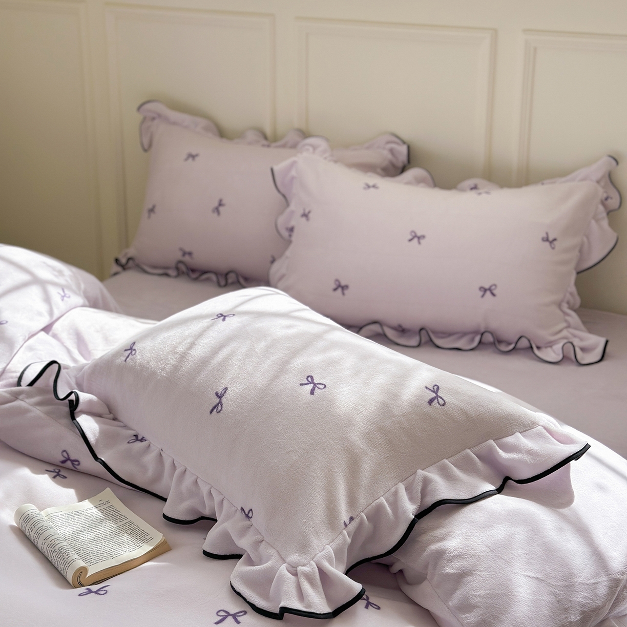 91家纺网 家纺一手货源 找家纺 优悦生活馆 2025新款花边款牛奶绒四件套-芙然 芙然-紫